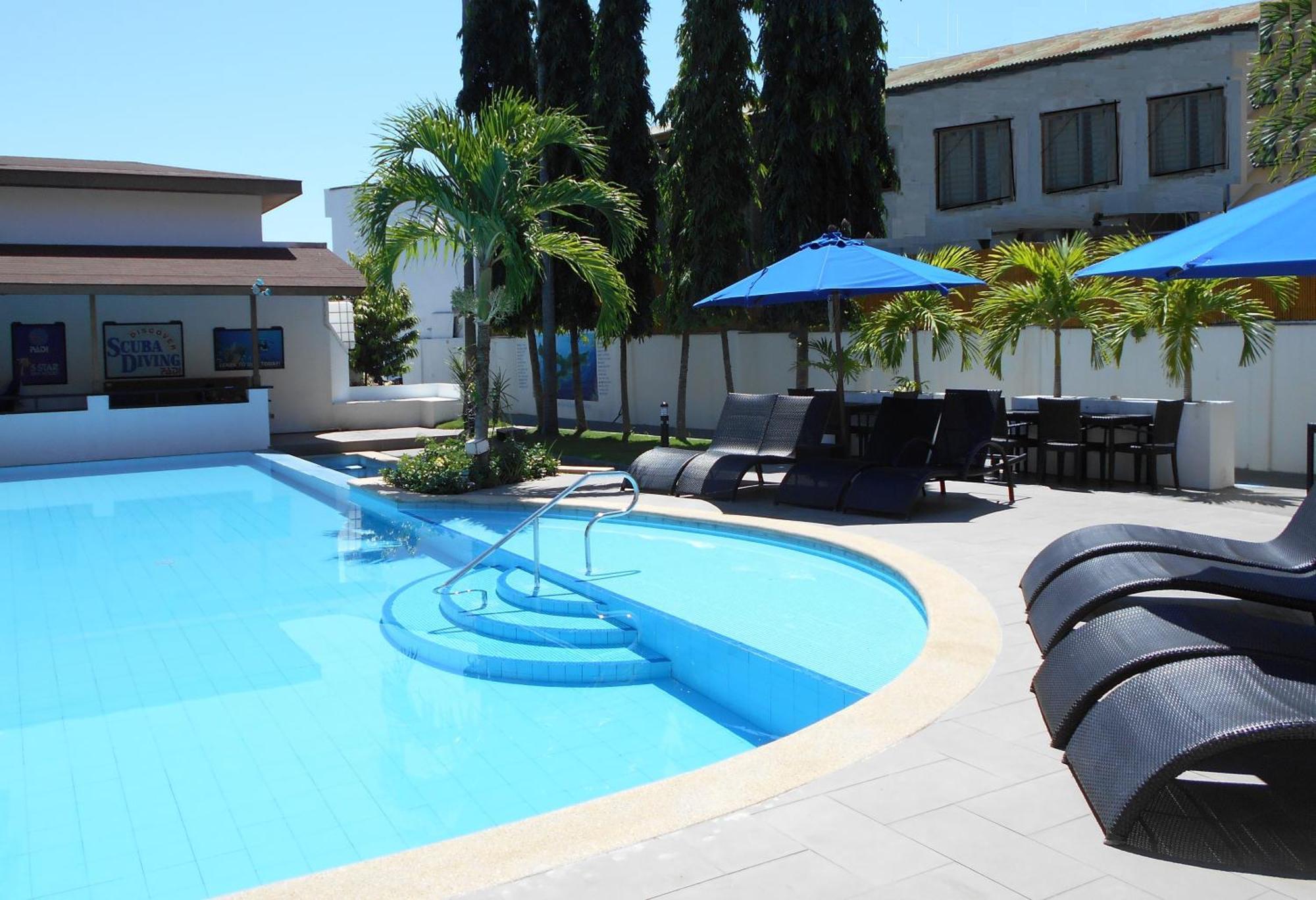 Out Of The Blue Resort Puerto Galera Exterior foto