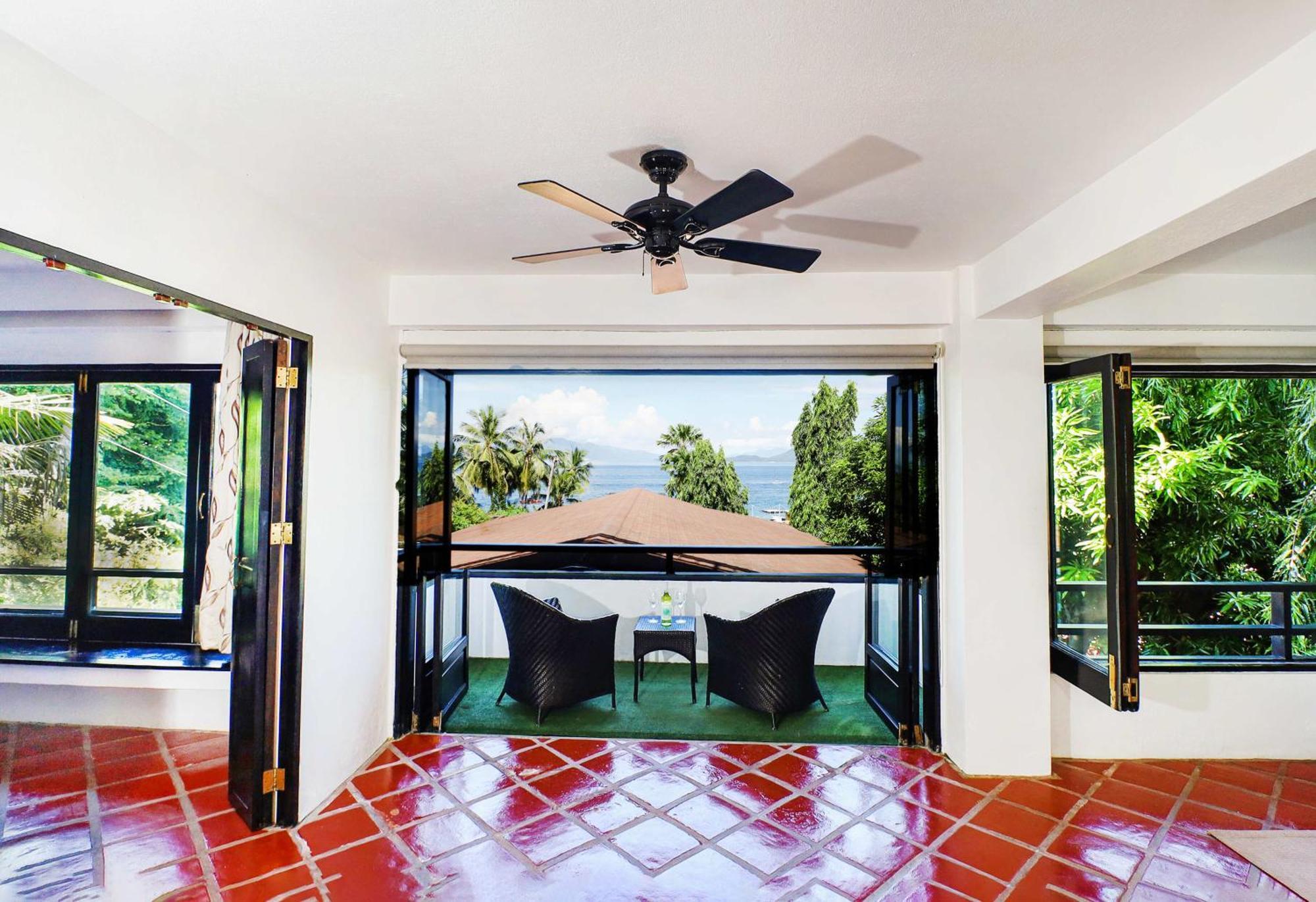 Out Of The Blue Resort Puerto Galera Habitación foto